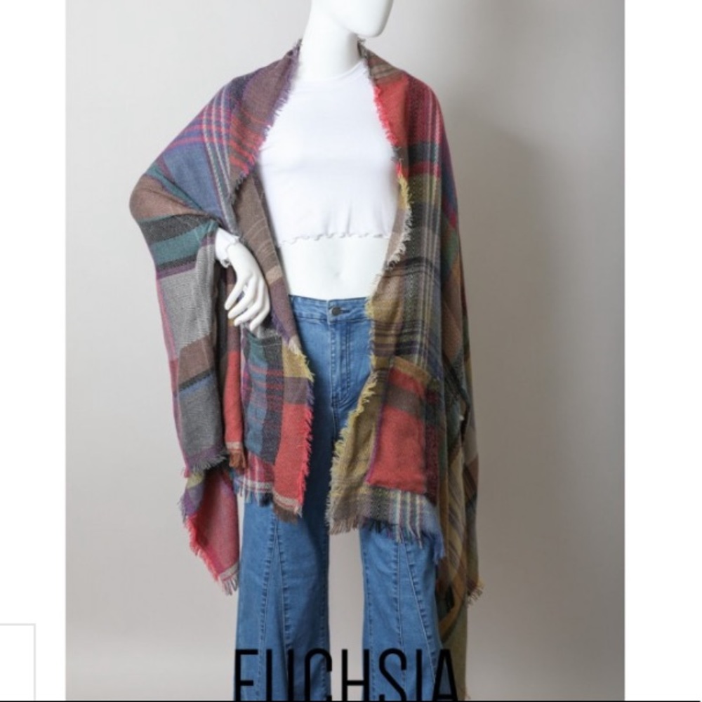 Last 1 New Plaid Poncho Ruana w/pockets - Picture 4 of 4